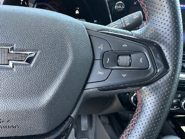 Used 2024 Chevrolet Trax RS w/ Sunroof Package FWD image 25