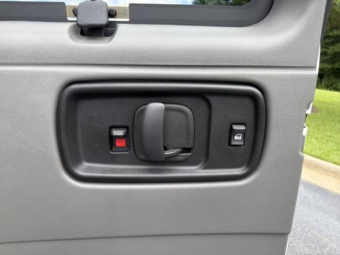 Used 2022 Chevrolet Express 2500 LT RWD image 20