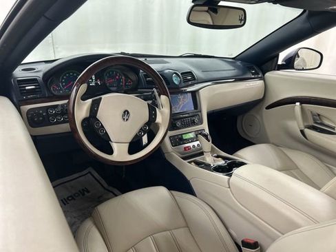 Used 2012 Maserati GranTurismo Convertible image 29