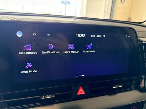 Used 2025 Kia Sportage EX image 33