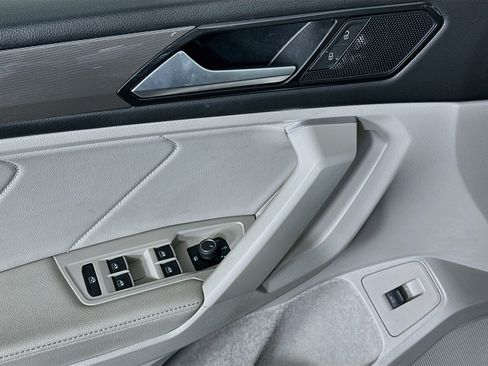 Used 2024 Volkswagen Tiguan SE FWD image 15