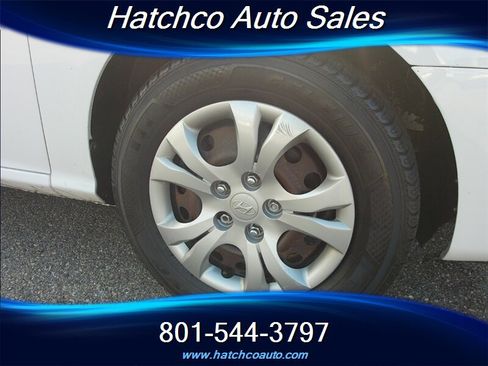 Used 2010 Hyundai Elantra GLS image 9