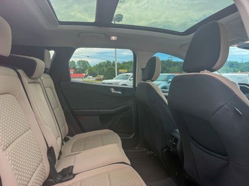 Used 2021 Ford Escape SE w/ Convenience Package FWD image 18