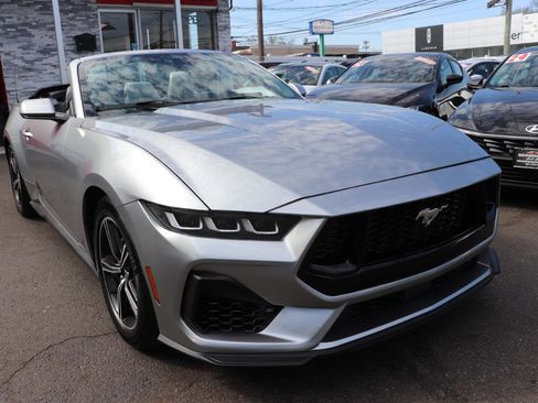 Used 2024 Ford Mustang Premium image 7