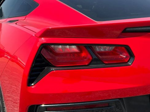 Used 2019 Chevrolet Corvette Stingray Coupe RWD image 12