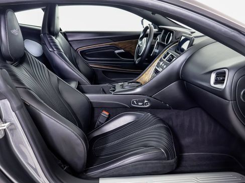 Used 2018 Aston Martin DB11 Coupe RWD image 7