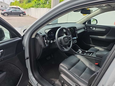 Used 2024 Volvo XC40 B5 Plus w/ Climate Package AWD/4WD image 16