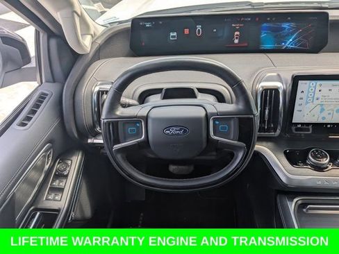 Used 2025 Ford Expedition Max Platinum AWD/4WD image 17
