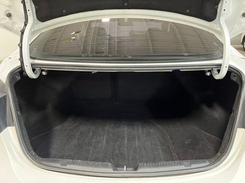 Used 2016 Hyundai Elantra SE FWD image 14