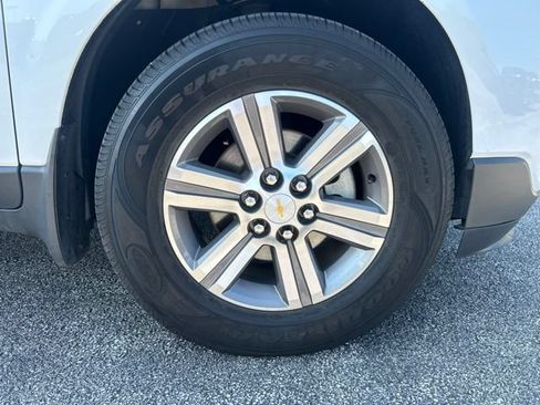 Used 2017 Chevrolet Traverse LT FWD image 8