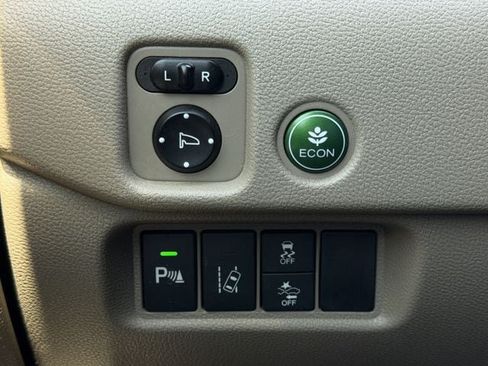 Used 2016 Honda Pilot Touring image 22