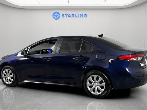 Used 2025 Toyota Corolla LE FWD image 5