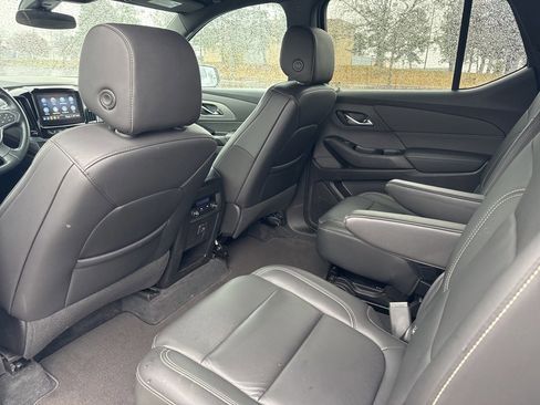 Certified 2023 Chevrolet Traverse LT image 12