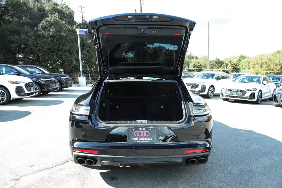 Used 2023 Porsche Panamera RWD image 27