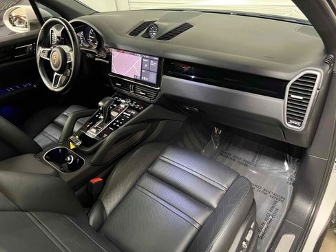 Used 2020 Porsche Cayenne E-Hybrid AWD/4WD image 50