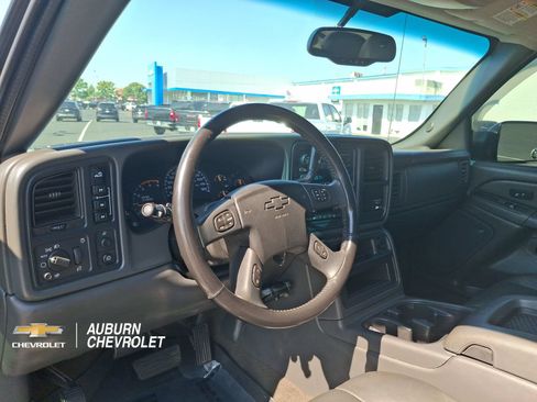 Used 2005 Chevrolet Silverado 3500 LT w/ Heavy-Duty Power Package AWD/4WD image 15
