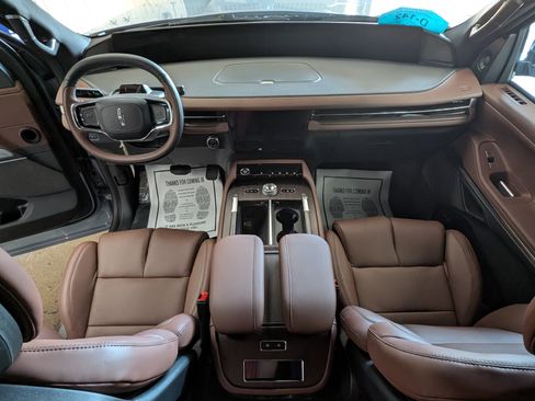 New 2025 Lincoln Navigator Reserve image 10