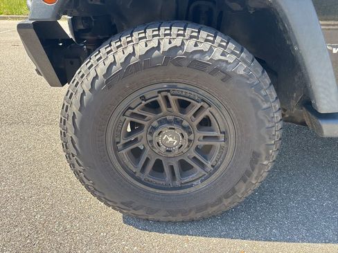 Used 2016 Jeep Wrangler Unlimited Sport w/ Quick Order Package 24S AWD/4WD image 12
