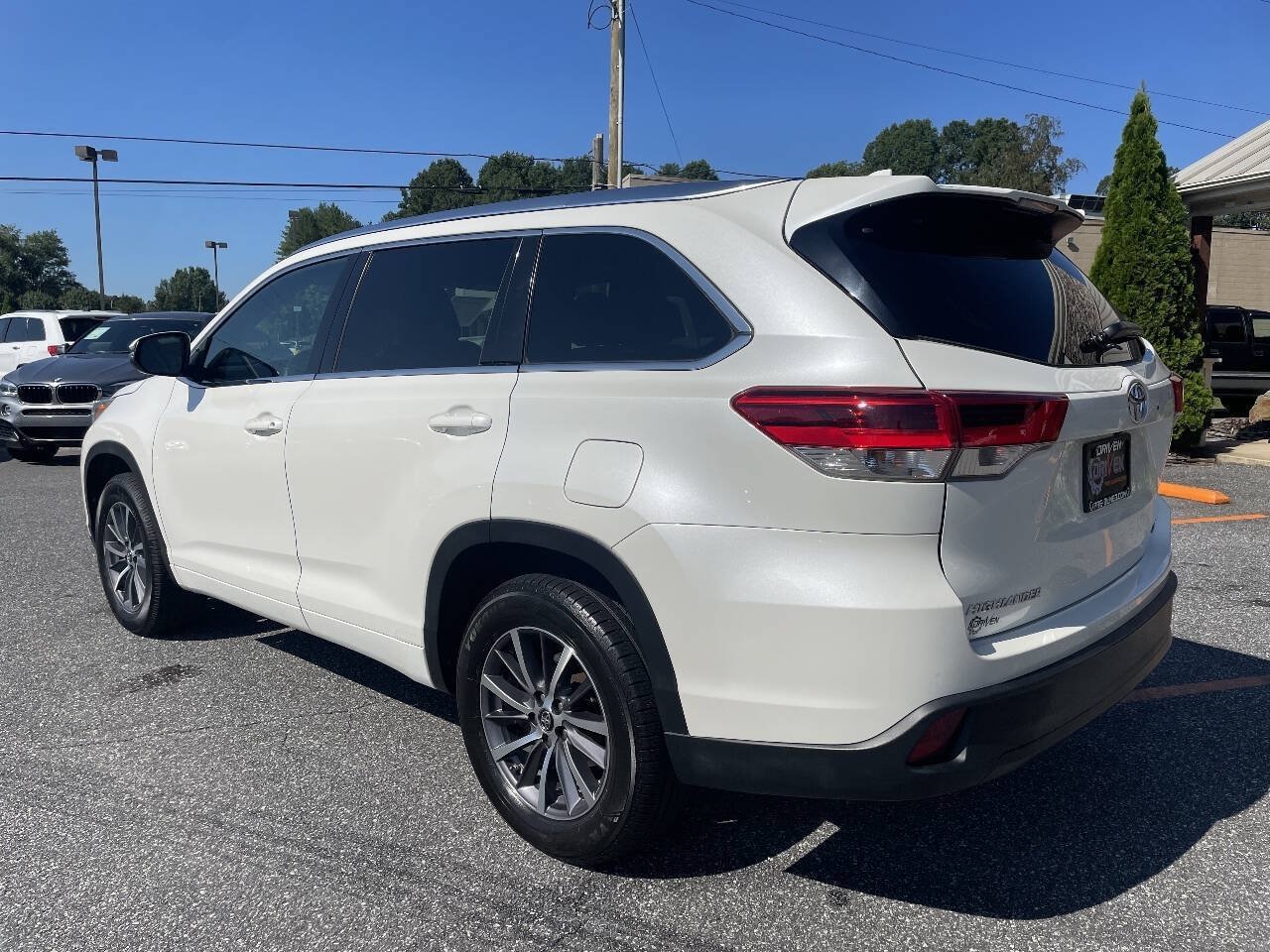Used 2017 Toyota Highlander XLE FWD image 9