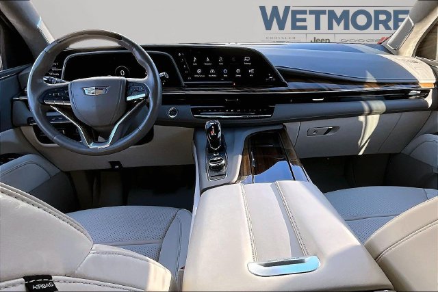 Used 2024 Cadillac Escalade Sport Platinum w/ LPO, ONYX Package AWD/4WD image 7