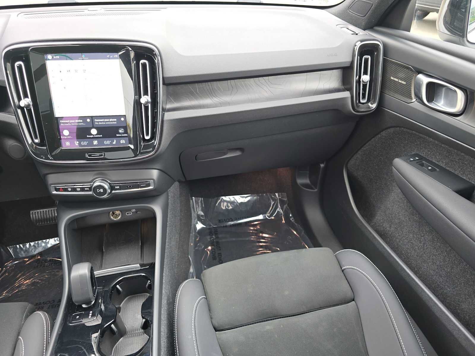 Certified 2023 Volvo XC40 Recharge Ultimate w/ Protection Package Premier AWD/4WD image 19