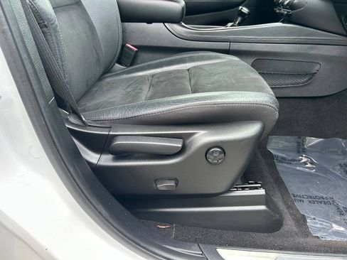 Used 2022 Dodge Durango GT RWD image 40