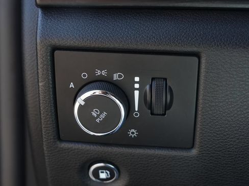 Used 2019 Jeep Grand Cherokee Altitude AWD/4WD image 13