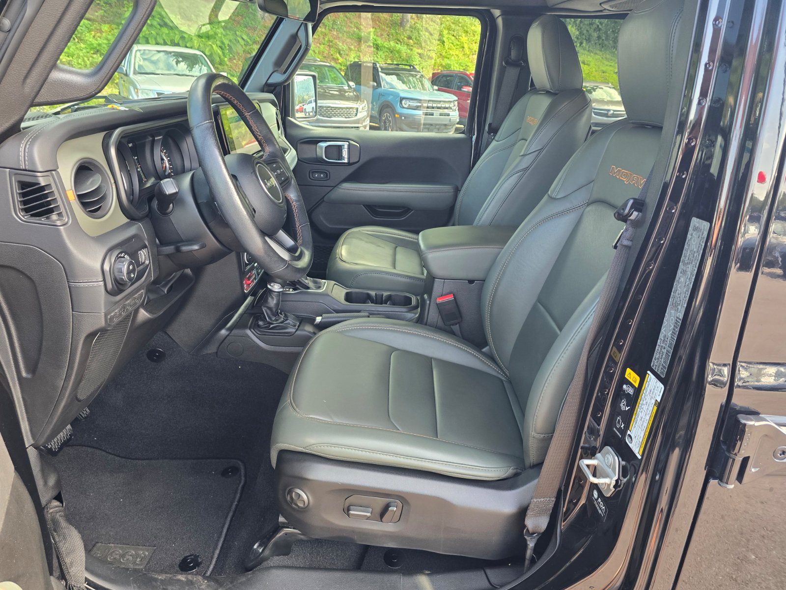Used 2024 Jeep Gladiator Mojave AWD/4WD image 15