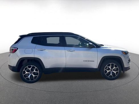 Used 2025 Jeep Compass Limited AWD/4WD image 16