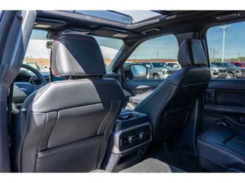 Used 2024 Ford Expedition Limited image 13