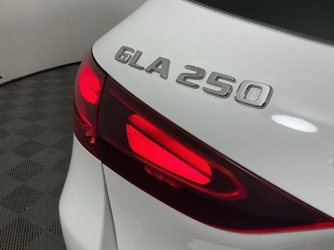 Used 2024 Mercedes-Benz GLA 250 4MATIC image 33