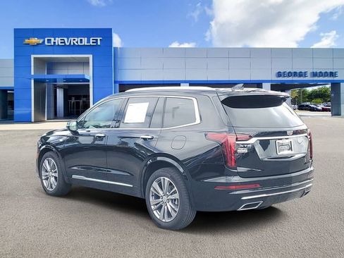 Used 2025 Cadillac XT6 Premium Luxury image 3