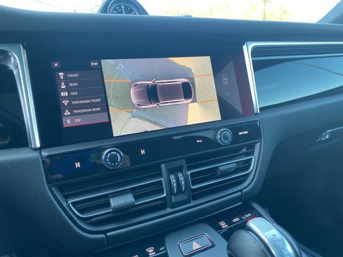 Used 2022 Porsche Macan image 35