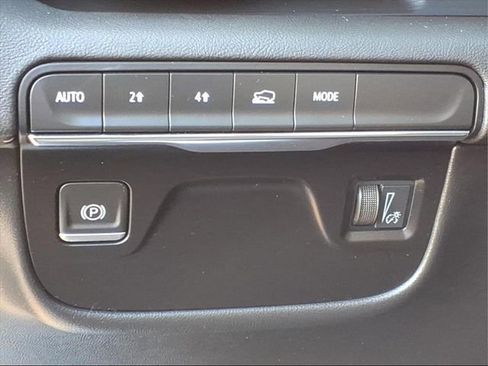 Used 2023 Cadillac Escalade Premium Luxury image 18