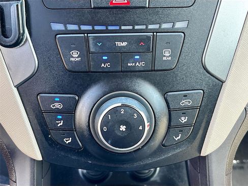 Used 2017 Hyundai Santa Fe Sport FWD image 15