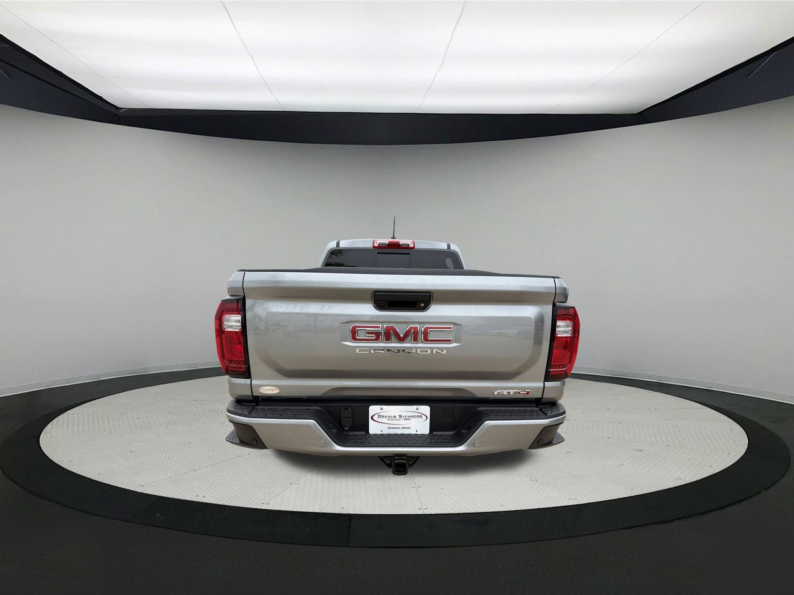 Used 2024 GMC Canyon AT4 w/ AT4 Premium Package AWD/4WD image 5