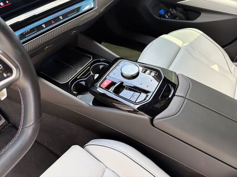Used 2025 BMW M5 w/ Carbon Package AWD/4WD image 24