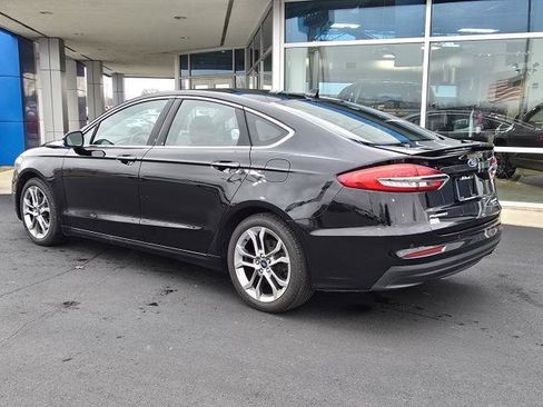 Used 2020 Ford Fusion Titanium image 4