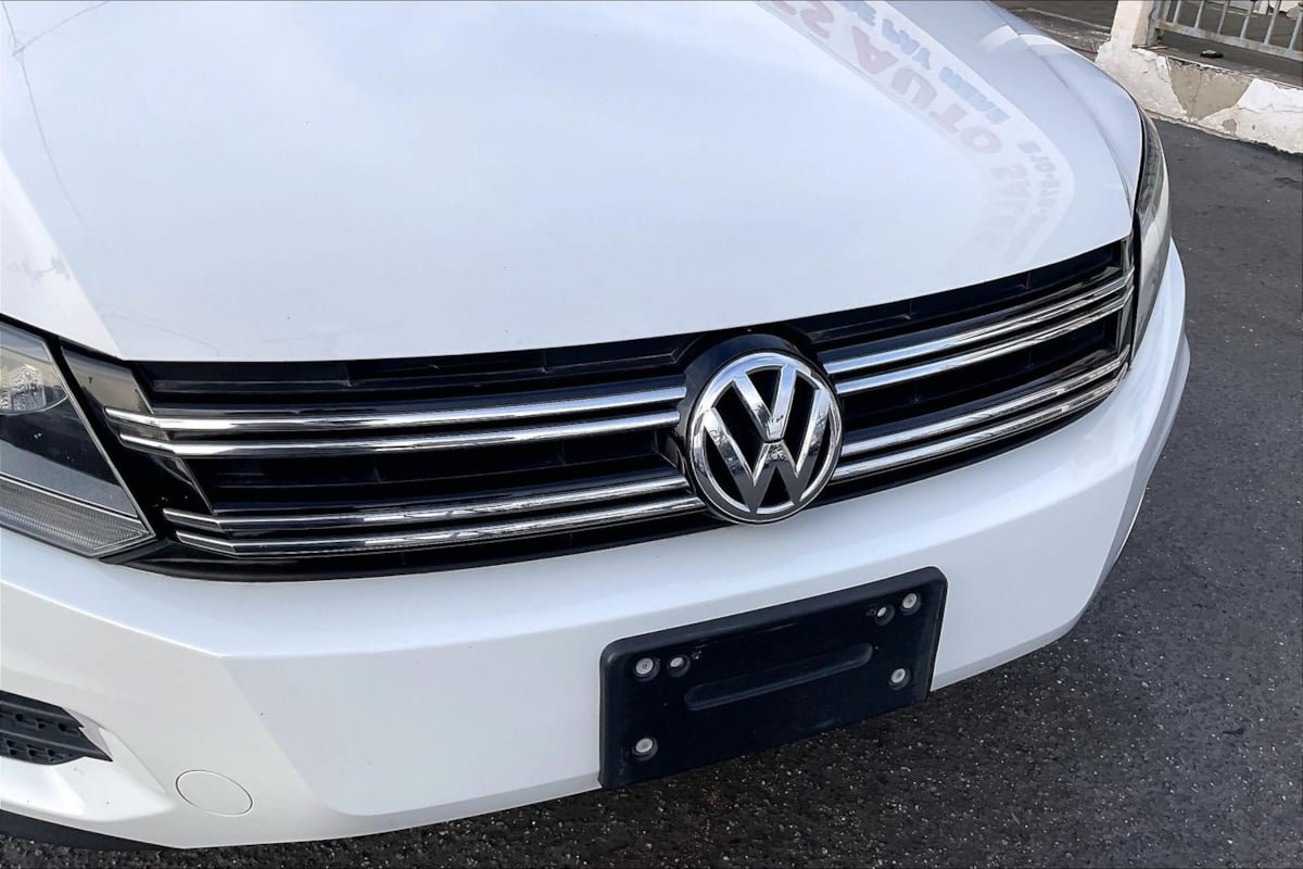 Used 2017 Volkswagen Tiguan Wolfsburg Edition AWD/4WD image 28