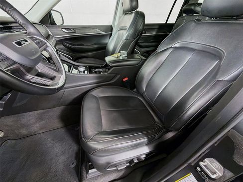 Used 2021 Jeep Grand Cherokee L Limited AWD/4WD image 11