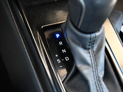 Used 2025 Toyota Camry SE FWD image 29