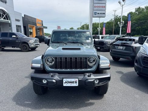 New 2026 Jeep Gladiator Sport AWD/4WD image 3