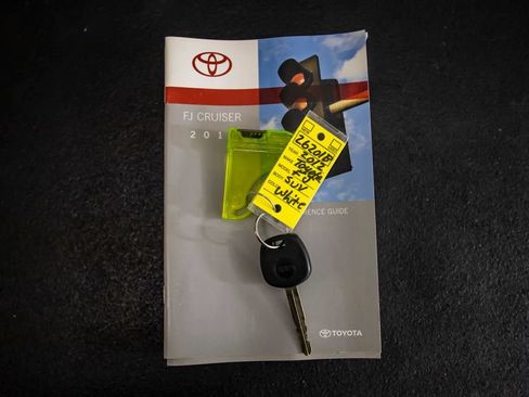Used 2012 Toyota FJ Cruiser 4WD w/ Convenience Pkg image 41
