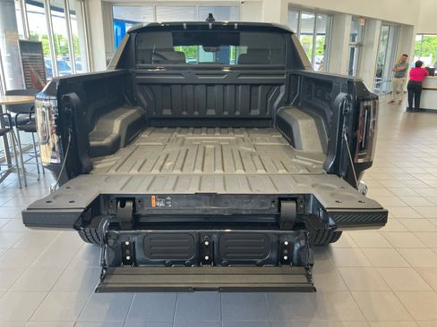 New 2026 GMC Hummer EV 4x4 Crew Cab image 4