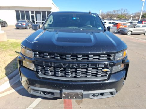 Used 2020 Chevrolet Silverado 1500 Custom w/ Custom Value Package image 9