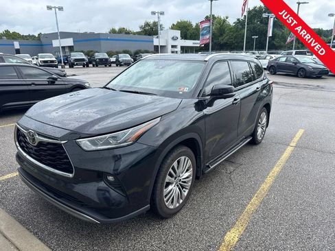 Used 2025 Toyota Highlander Platinum AWD/4WD image 1