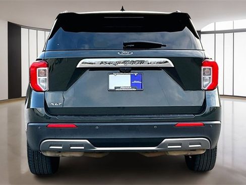 Used 2022 Ford Explorer XLT w/ Equipment Group 202A image 5