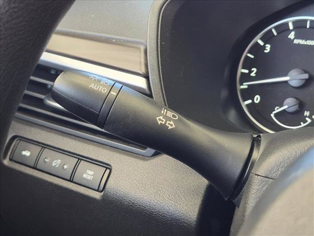 Used 2025 Nissan Altima 2.5 SV FWD image 15