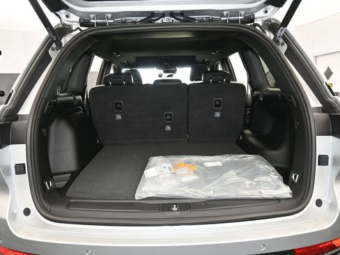 New 2025 Jeep Grand Cherokee Altitude RWD image 32