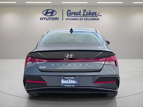 New 2026 Hyundai Elantra SEL Sport Premium FWD image 4